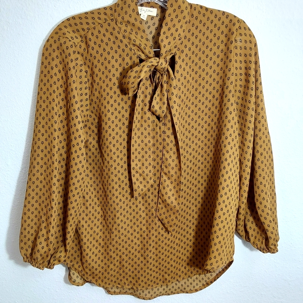 Lilly White Tie Neck Printed Hi Lo Blouse